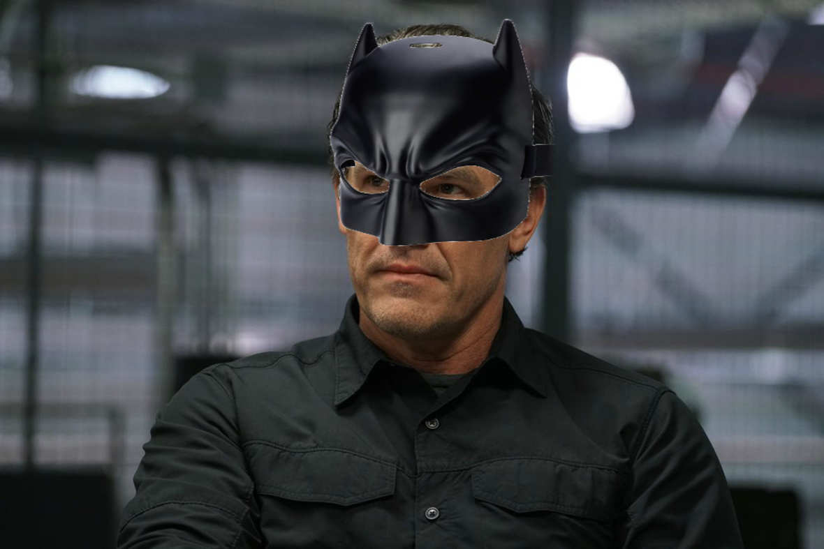 Josh Brolin cieszy się, że nie zagrał Batmana w DCEU