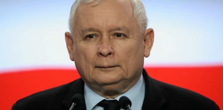 Kaczyński: premie ministrów dla Caritas