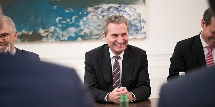 Günther Oettinger: Polska wśród krajów stanowiących “śmiertelne niebezpieczeństwo” dla Unii