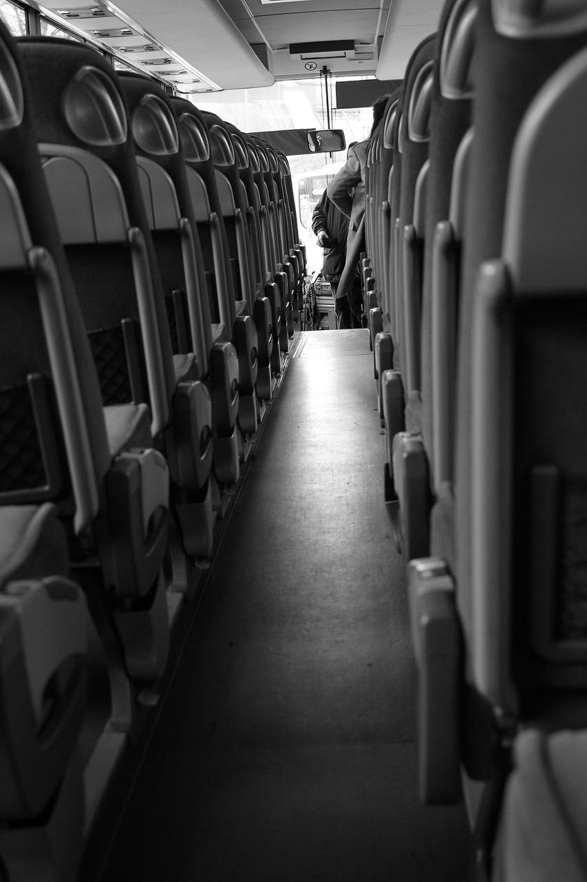 Porady dla dojeżdżających do miasta: termos + butelka z filtrem na drogę